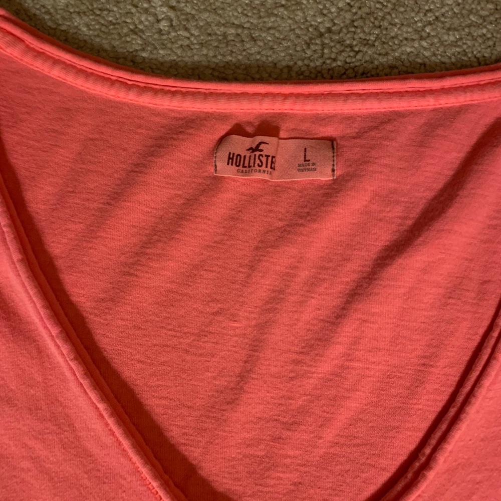Hollister T shirt